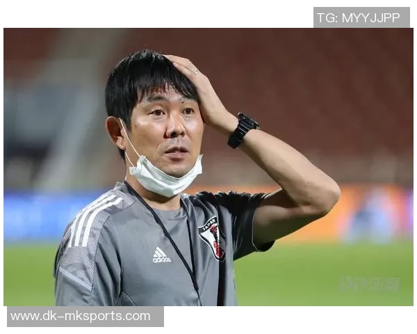 从自卑到自信：一位足球明星的逆袭之路与心灵重生